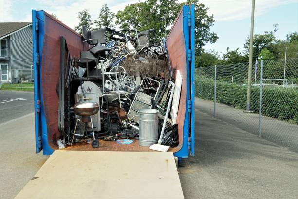 Best Construction Debris Removal  in Chisholm, MN